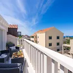 Apartman Friends & Family