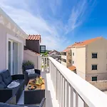 Friends & Family Apartman