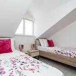 Friends & Family Apartman
