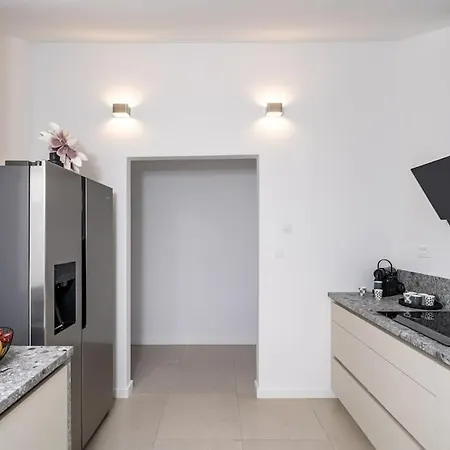 Friends & Family تْسافتات