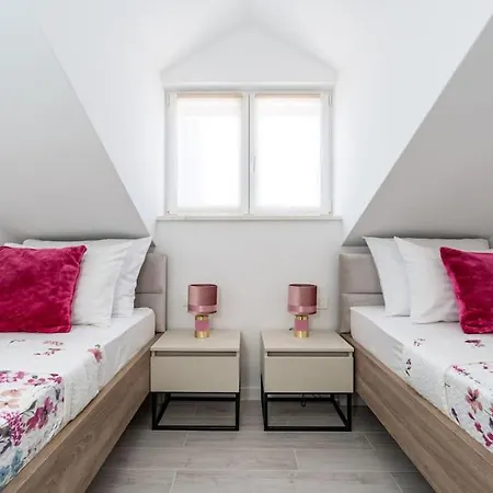 شقة Friends & Family