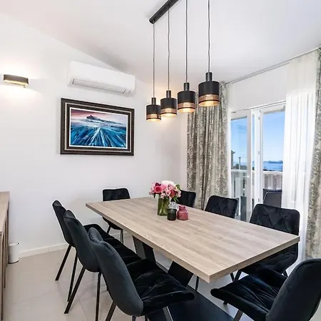 شقة Friends & Family