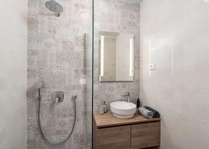 Friends & Family Цавтат