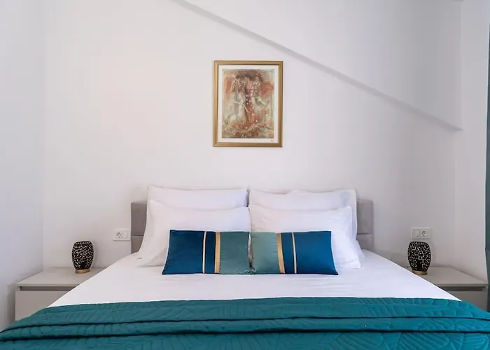 Friends & Family Цавтат