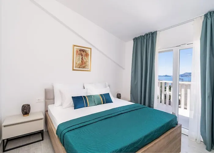 Апартаменты Friends & Family