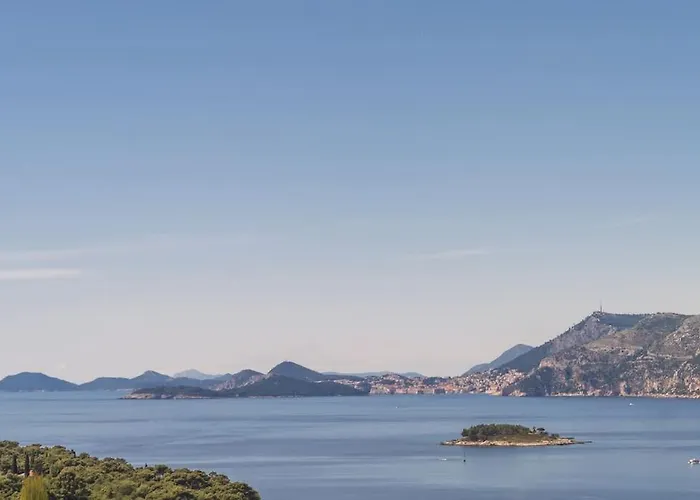 Friends & Family Цавтат