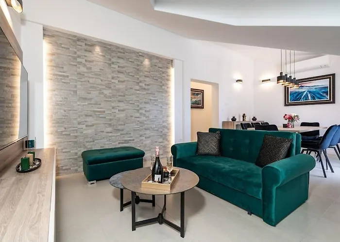 Friends & Family Апартаменты