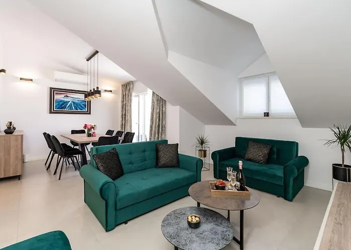 Friends & Family Cavtat