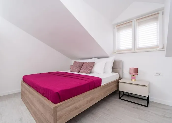 Апартаменты Friends & Family