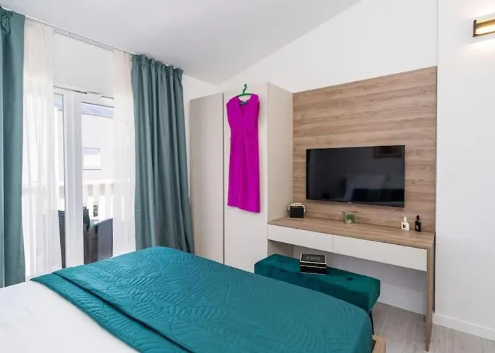 Friends & Family * Cavtat