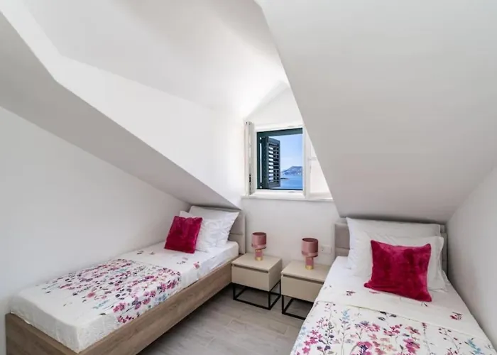 Friends & Family Цавтат