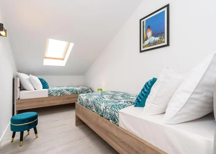 Friends & Family Апартаменты *