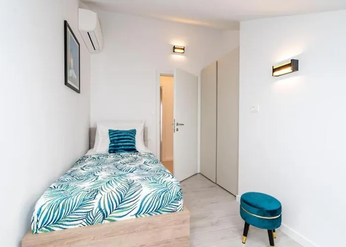 Friends & Family Апартаменты *