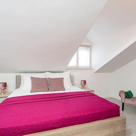 公寓 Friends & Family