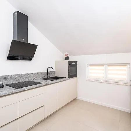 Friends & Family 察夫塔特