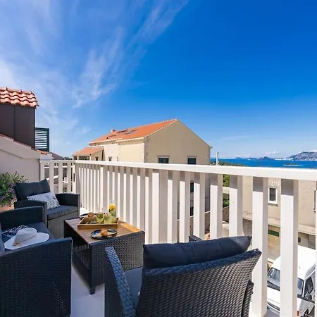 Friends & Family * 察夫塔特