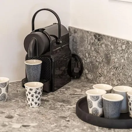 Friends & Family 公寓 *