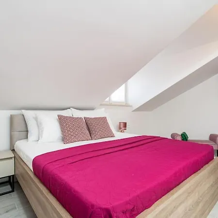 公寓 Friends & Family *